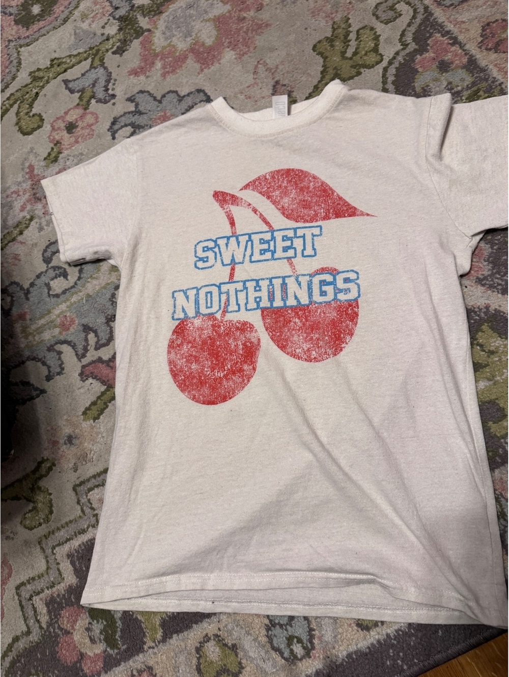 Vintage cherry tshirt